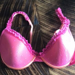 Bra with ruffle detailing